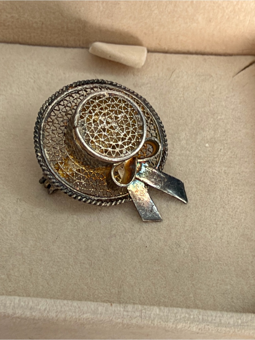 Vintage Filigree Sterling silver Brooch - era 1940s